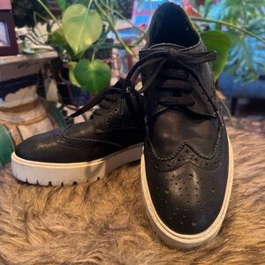 Maeve wingtip blue leather laces platform good condition made in spain